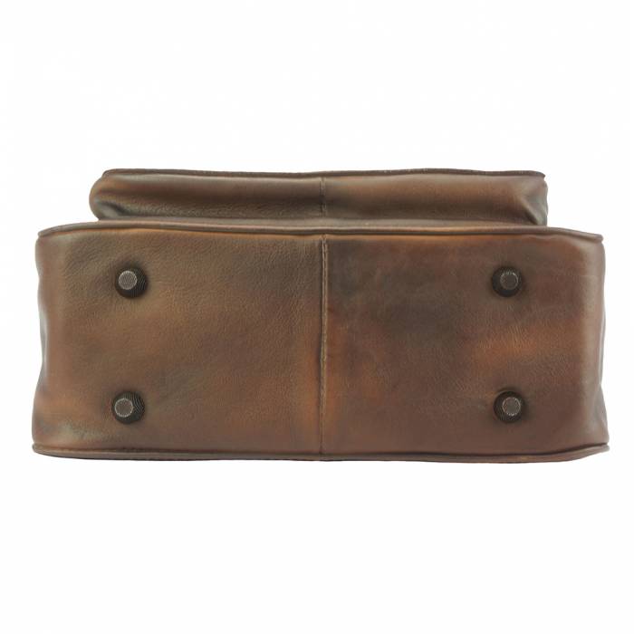 Montaigne GM vintage leather Handbag